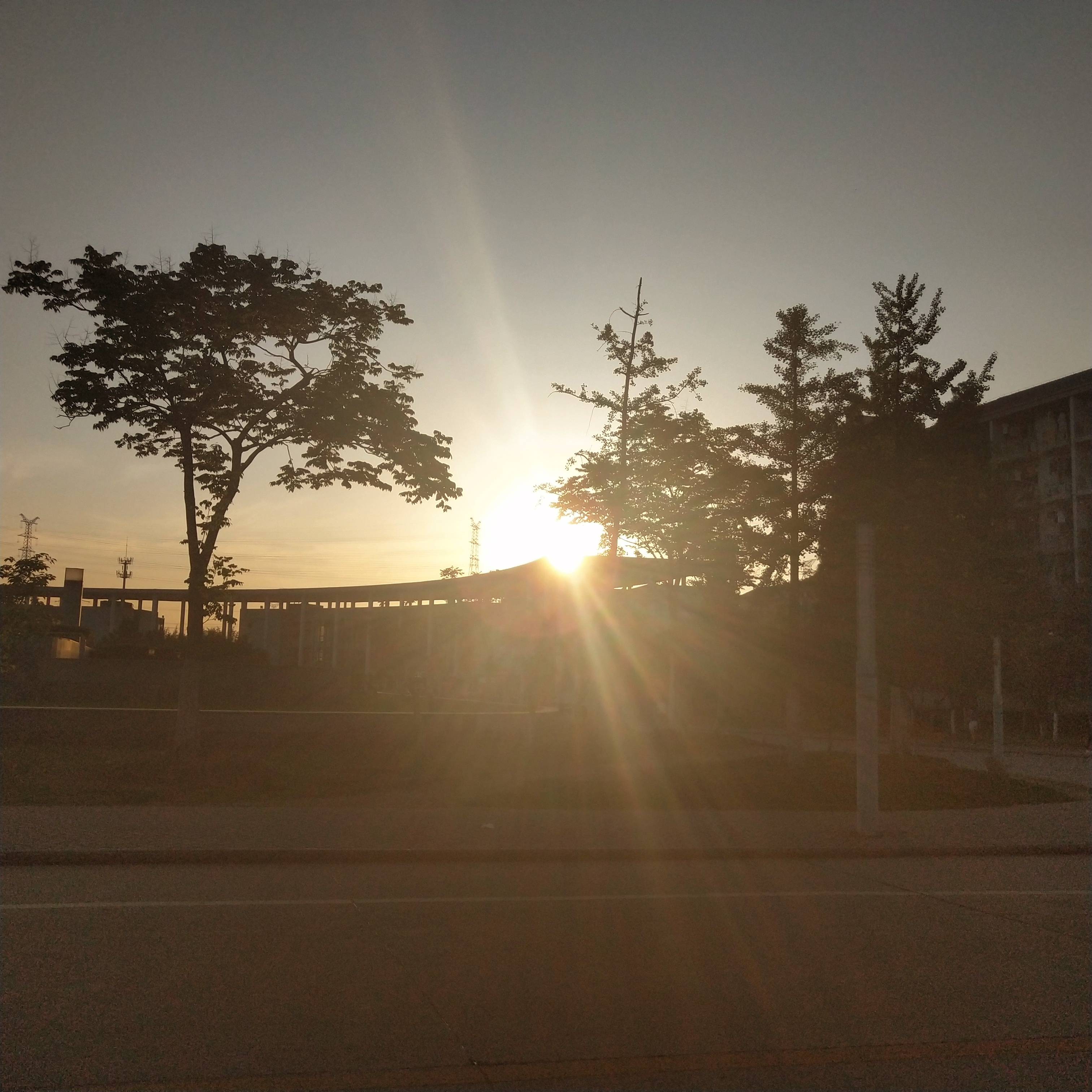 夕阳沐浴下的安徽大学