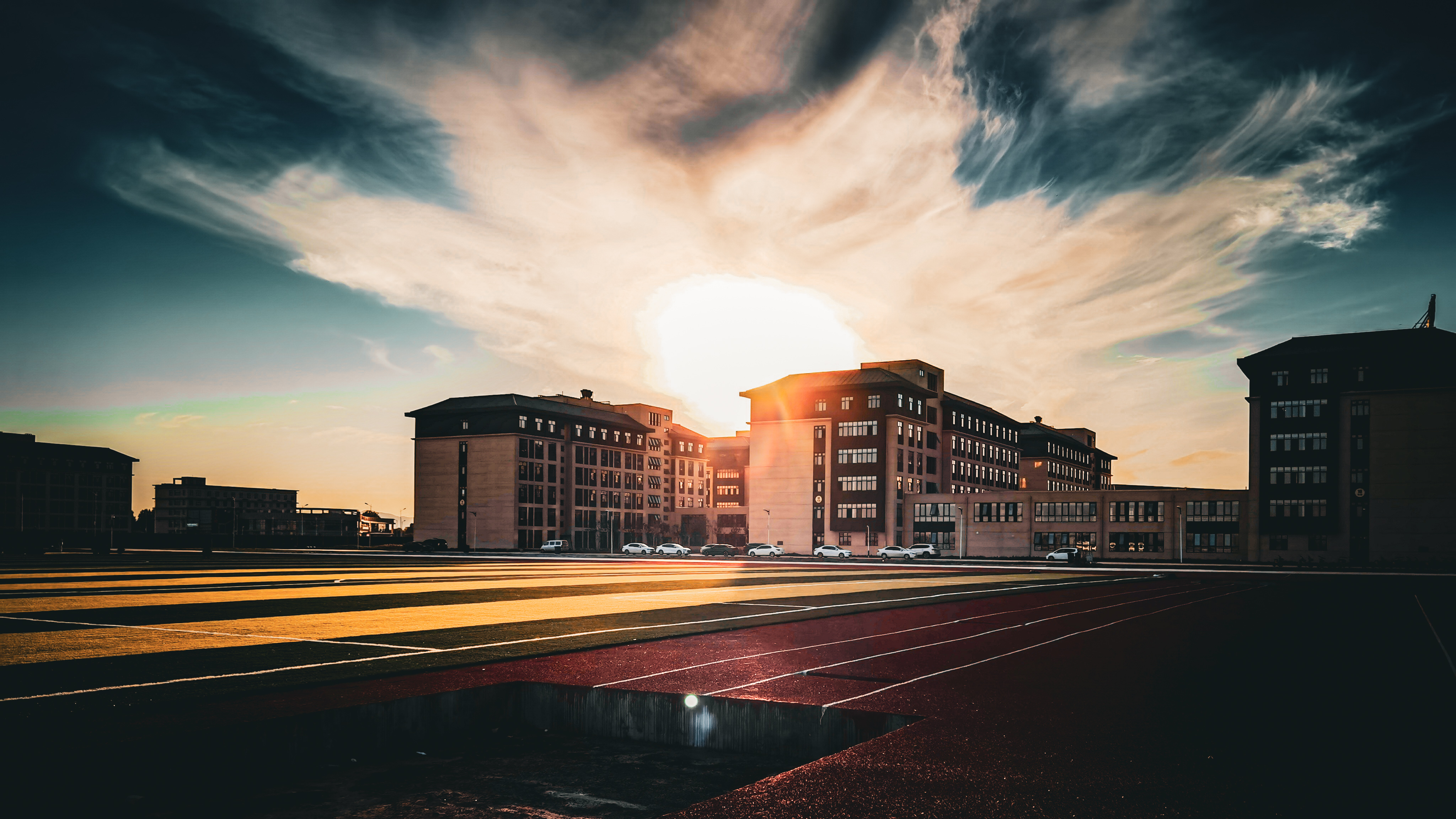 晚光里的城市呼吸