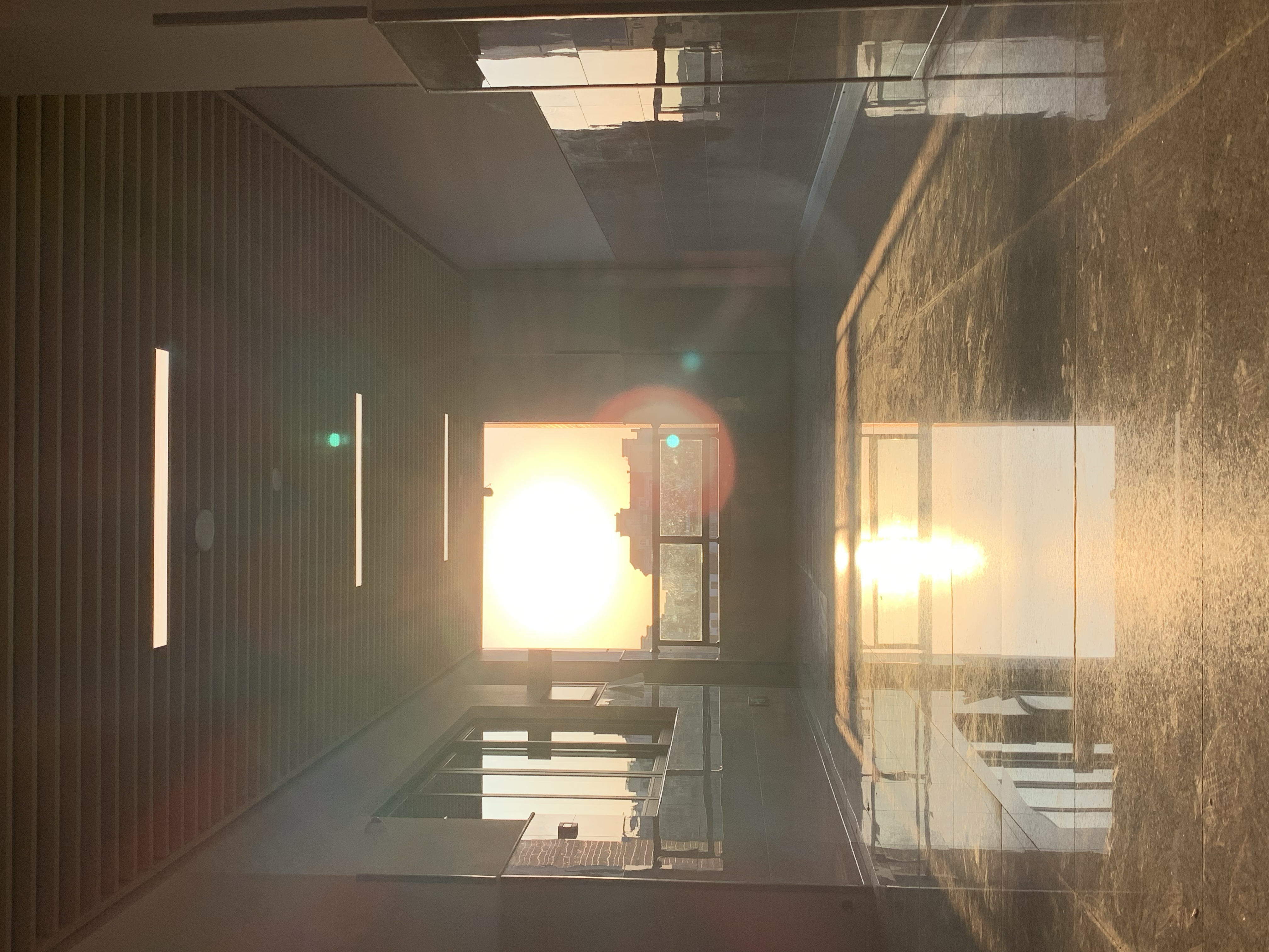 课毕，遇一场落日