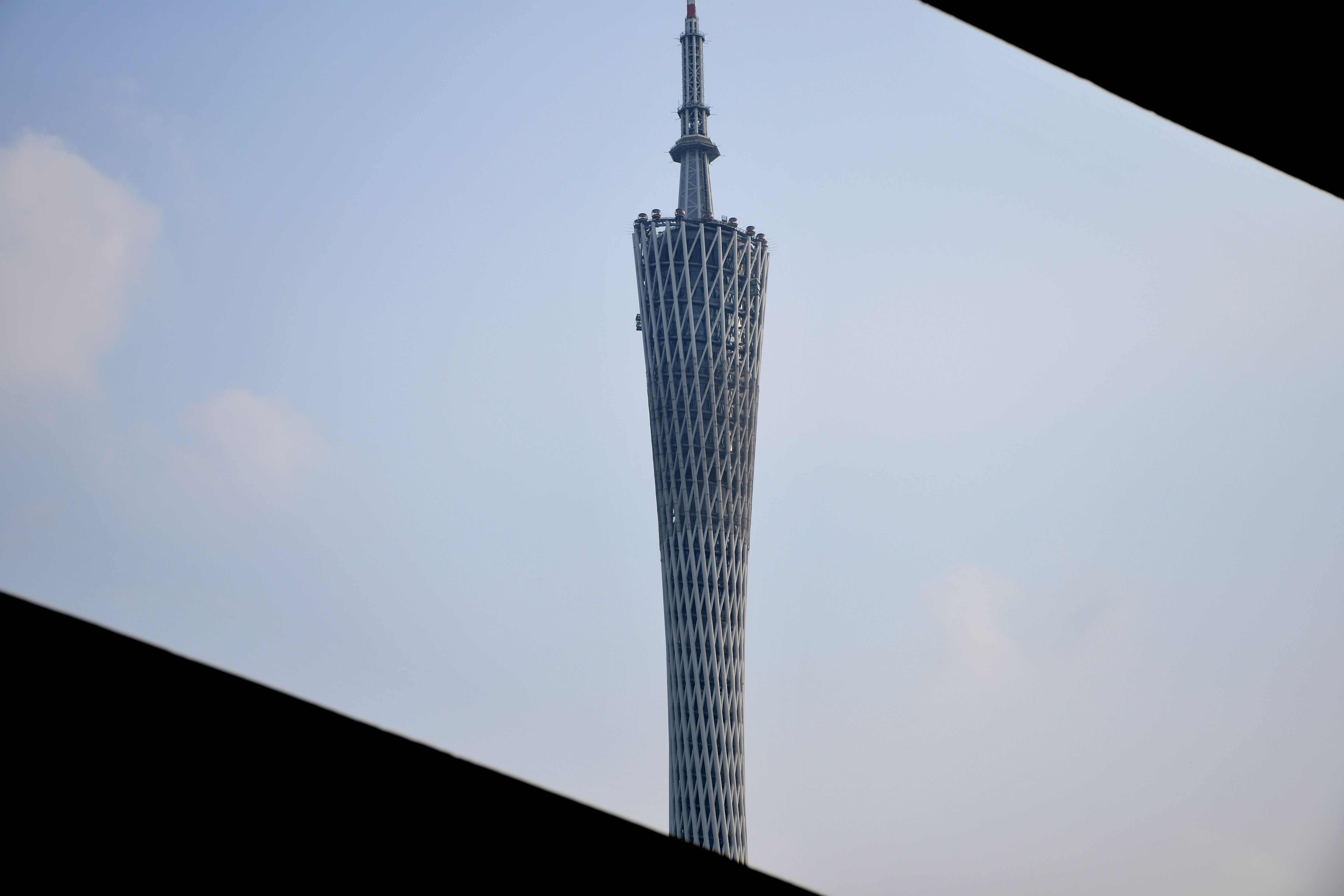 小蛮腰的昼夜诗行